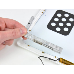 Замена левой петли сцепления MacBook Core Duo