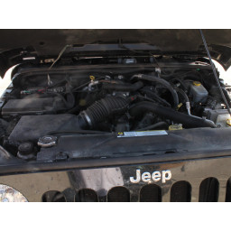 Замена масляного фильтра Jeep Wrangler 2007 - 2012 гг.